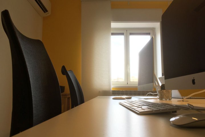 Desks in coworking Catania